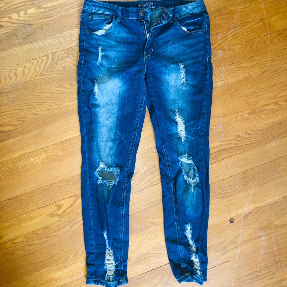 Rue 21 distressed/Ripped Jeans